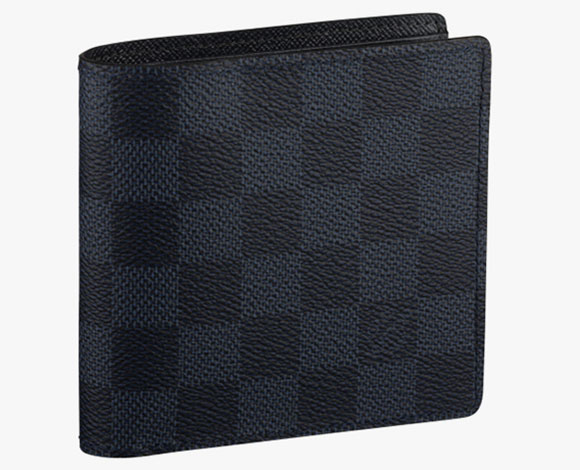 الرجولة والأناقة عنوان تشكيلة Damier Cobalt من "لويس فويتن"