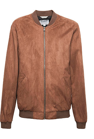 لمسة من الحياة اليومية المعاصرة عنوان تشكيلة  PULL&BEAR لهذا الموسم