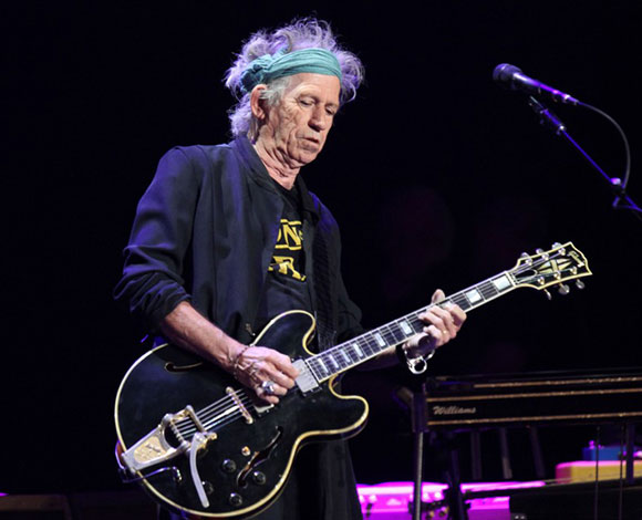 تعرف الى أشهر النجوم الذي قاموا بالتأمين على أعضاء في أجسامهم