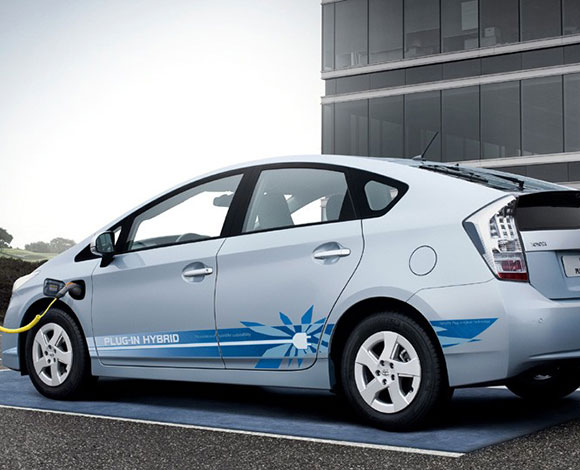 لهذه الأسباب عليك اليوم شراء سيارة هجينة صديقة للبيئة