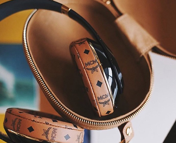تشكيلة المنتجات السمعية Beats x MCM... فن وابداع