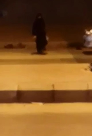 بالفيديو: خادمة تحطّم سيّارة عائليّة سعوديّة!