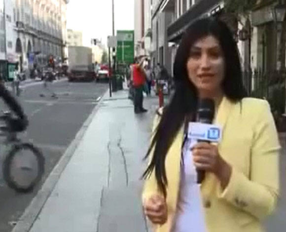 بالفيديو- مراسلة الإخبارية السعودية تتعرض لموقف محرج