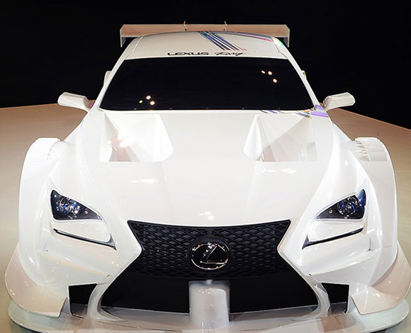 "لكزس" تكشف عن سيارة السباقات الجديدة RC F GT500
