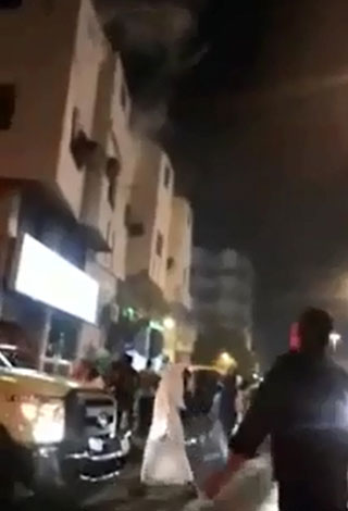 بالفيديو: سعودية تلقي بنفسها وبأطفالها من شرفة المنزل؟