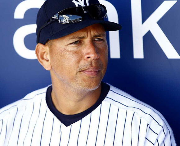 كيف ينفق النجم أليكس رودريغيز ثروته الضخمة؟