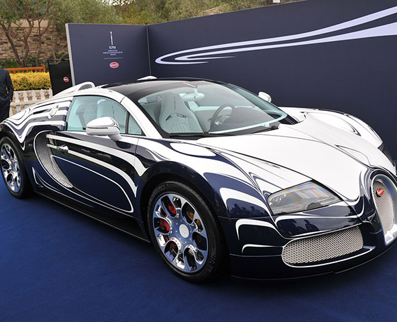 بالفيديو: تعرف على السعودي الذي يملك أندر سيارة في العالم