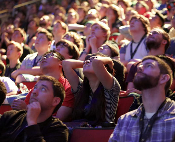 بالصور: توزيع جوائز بالملايين في بطولة لعبة الفيديو "Dota 2" في سياتل