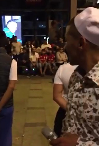 بالفيديو- هذا ما فعله شاب مسلم في حفل في فرنسا