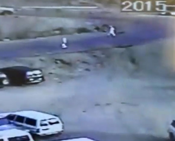 بالفيديو.. طالب سعودي يدهس زميله