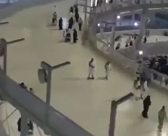 بالفيديو- سكوتر في المسجد الحرام