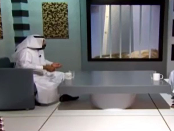 بالفيديو- تعرّض مذيع سعودي لموقف مُحرج