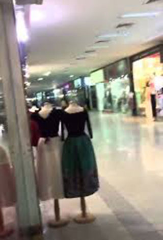 حادث الرياض مول :فيديو إطلاق نار في الرياض مول و انقاذ متسوقة