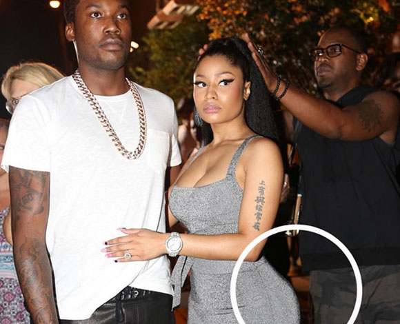 نجوم ونجمات أخفوا بعض العيوب في صور سيلفي لهم بالفوتوشوب