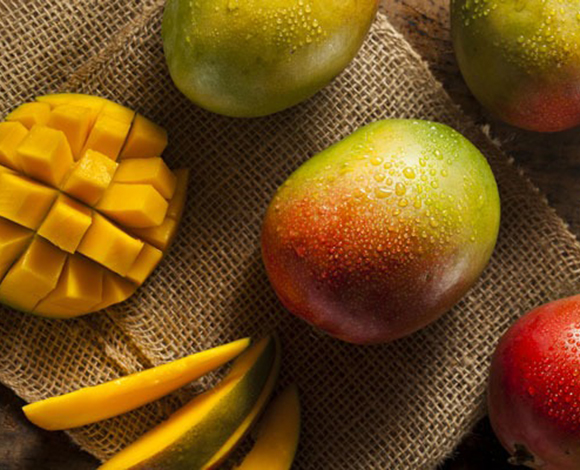 إليك أهم الأطعمة الصحية التي تساعد على اسمرار البشرة