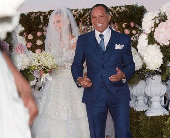 الحبيبة السابقة لجاستين بيبر تتزوج من غني مصري يتجاوز عمره الـ60 سنة