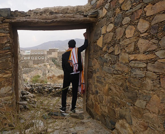 كاديلاك وبالتعاون مع "حسين الدغريري" يكتشفان مناطق جديدة في السعودية