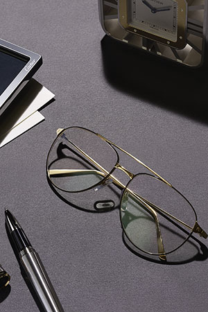تصاميم معاصرة لمجموعة نظارات Santos De Cartier