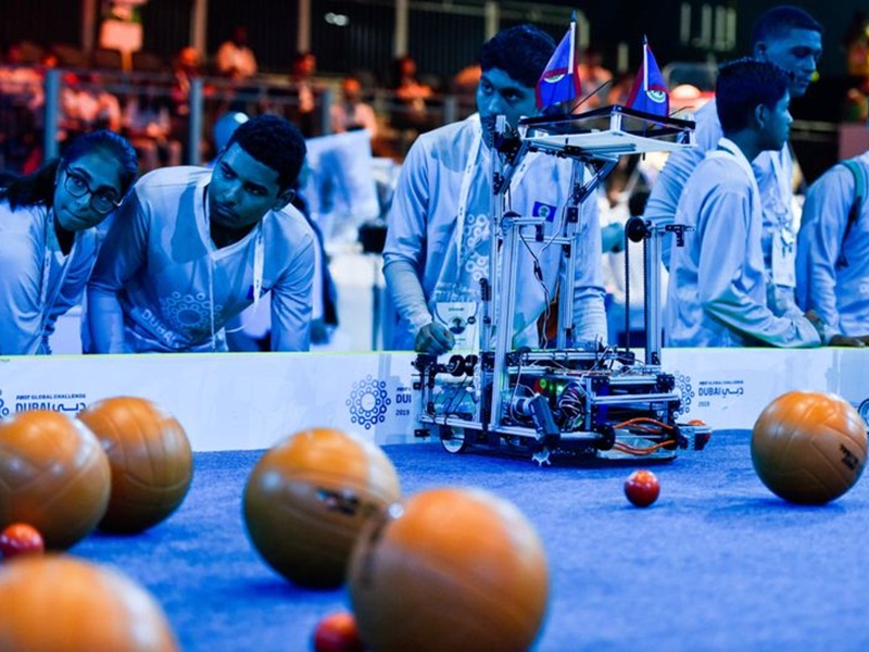 انطلاق تحدي فيرست "جلوبال العالمي للروبوتات" في دبي
