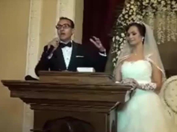 شاهد هذه اللحظة المفعمة بالصدق والحب من عروسين