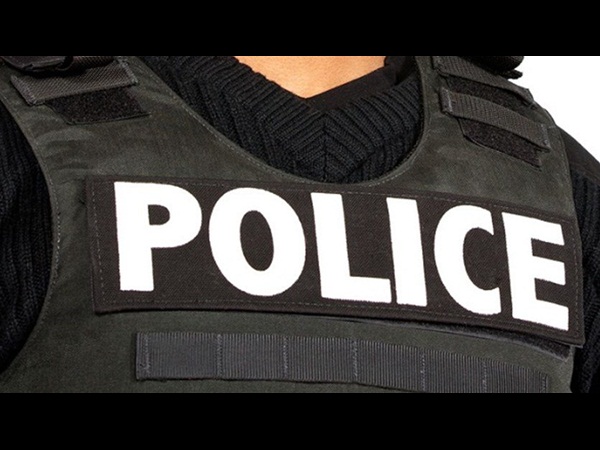 كوميديا .. تطلب من الشرطة إنصافها في قيمة الممنوعات