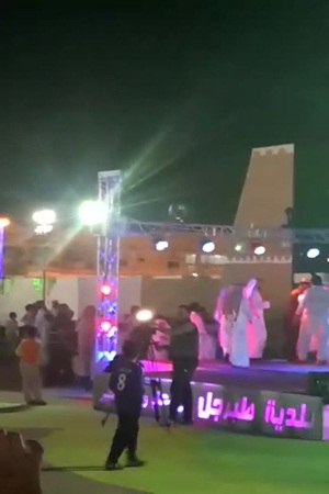 هل حقًا ضُرب منشد في الجوف .. فيديو