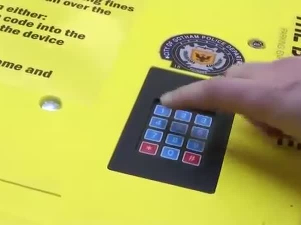 شاهد أكثر الكلبشات تطورًا .. لن يمكنك أن تتخلص منها إلا بدفع الغرامة