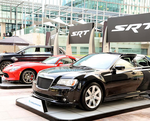 Motor Village يجمع السيارات الفارهة في دبي