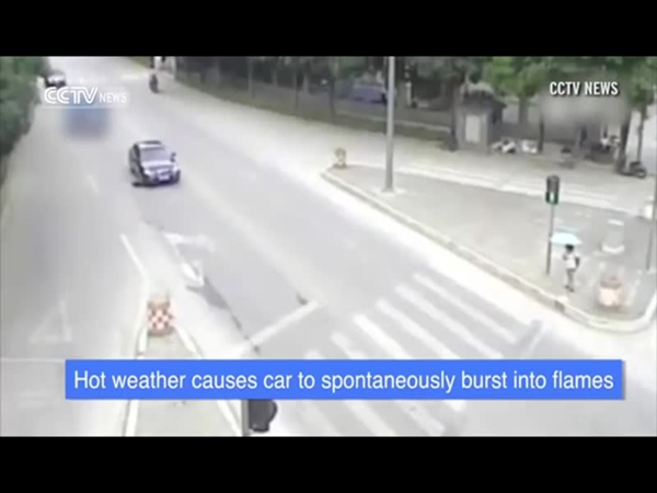 شاهد اشتعال سيارة والسبب!