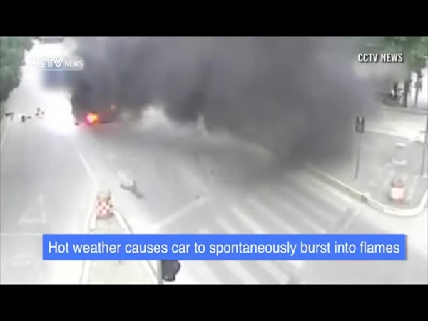 شاهد اشتعال سيارة والسبب!