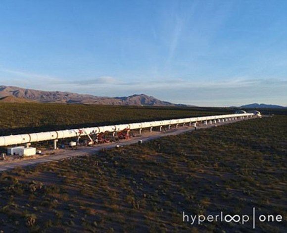 شركة Hyperloop One تختبر مركبة ركاب خاصة بها