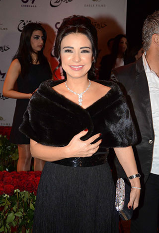 في إفتتاح "حلاوة روح": هيفا وهبي تصل بسيارة بورش وفنانة تعرضت لإغماء