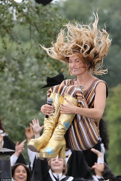 ‘Mamma Mia! Here We Go Again’ ... إفتقار السحر ونجوم يلمعون