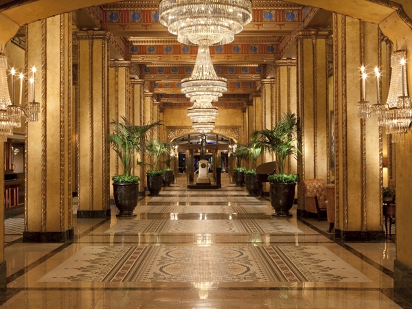 اضغط لمشاهدة الصور: فندق يعرض على سارقي مُقتنياته إعادتها مقابل الإقامة في جناحه الفاخر!