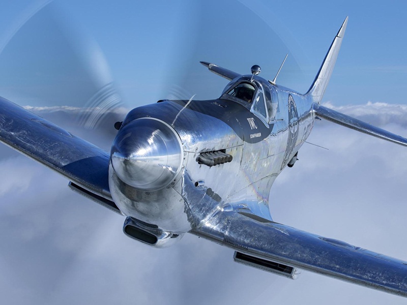 وصول طائرة "سبيتفاير" إلى بريطانيا بعد جولة غير مسبوقة حول العالم