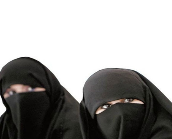 القبض على شاب في الشارقة ابتز فتاة 