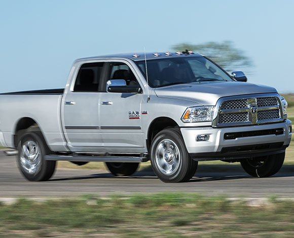 كرايسلر Ram Heavy Duty أناقة بالحزمة السوداء