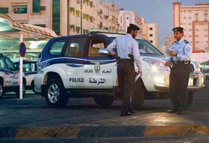 شرطة الشارقة تسرق سيارات المواطنين