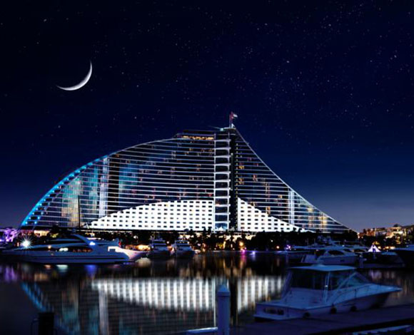 فندق جميرا بيتش في دبي عنوان الفخامة 