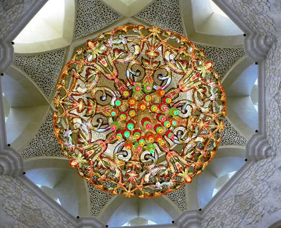 مركز جامع الشيخ زايد الكبير ثاني أفضل مزار في العالم