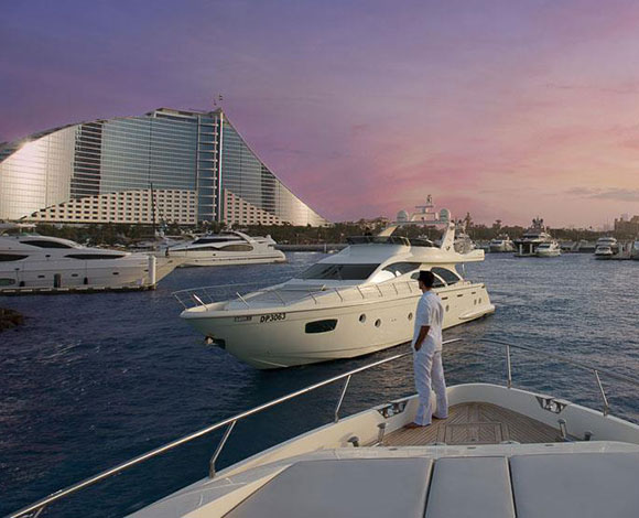 Jumeirah Beach Hotel ... فندق فخم لإقامة مميزة