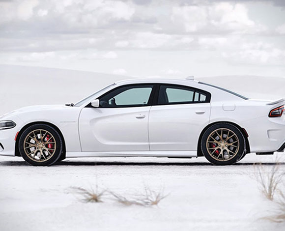 "dodge charger hellcat srt 2015" تنطلق بأقصى سرعة