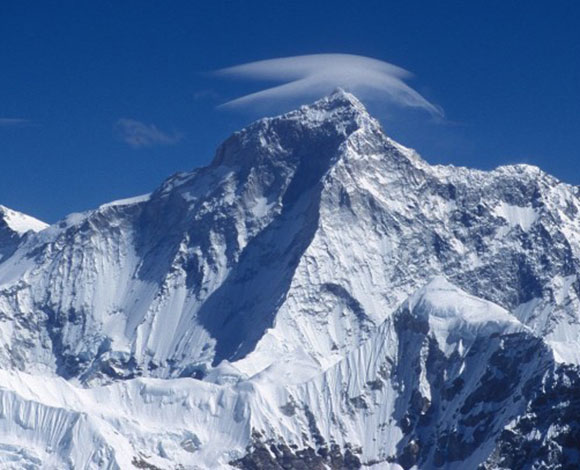 لمحبي السفر والمغامرات: اعلى 10 جبال في العالم يجب زيارتها