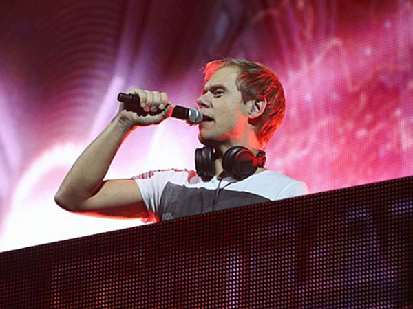 كيف كانت اجواء حفلة Armin van Buuren في ابوظبي؟