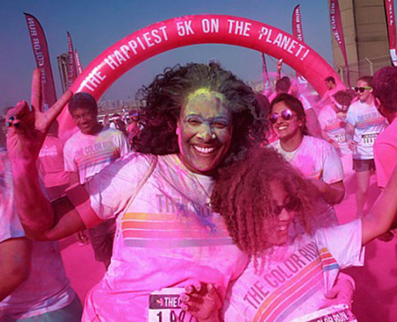 "سباق الألوان Color Run" في دبي بالصور
