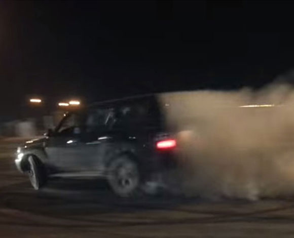 تفحيط خطير في احد شوارع قطر... بالفيديو