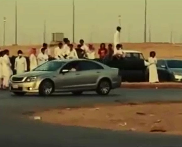 تفحيط كابرس استعراضي مدهش... بالفيديو