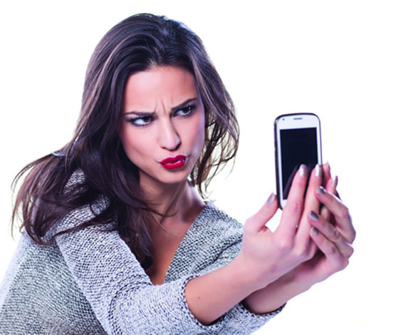 لمحبي صور السيلفي... إياكم ونشر هذه الصور على مواقع التواصل الاجتماعي