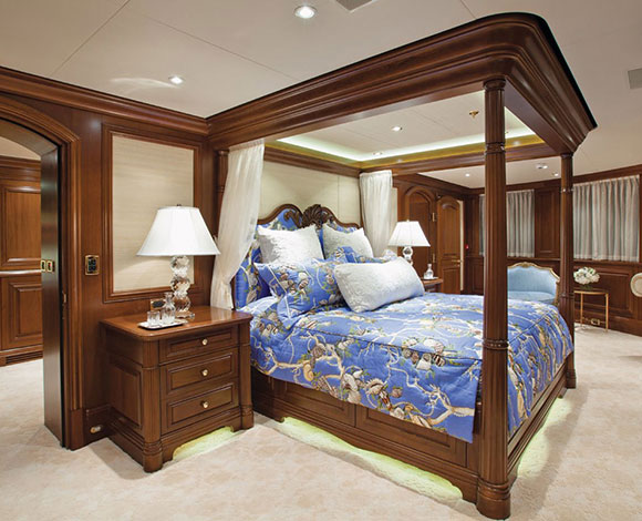 كيكووك... يخت فاخر اصبح ملكك اليوم