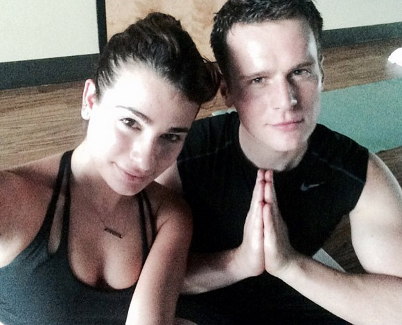 نجمات تتباهين على الإنترنت بإطلالاتهن المثيرة بدون ماكياج